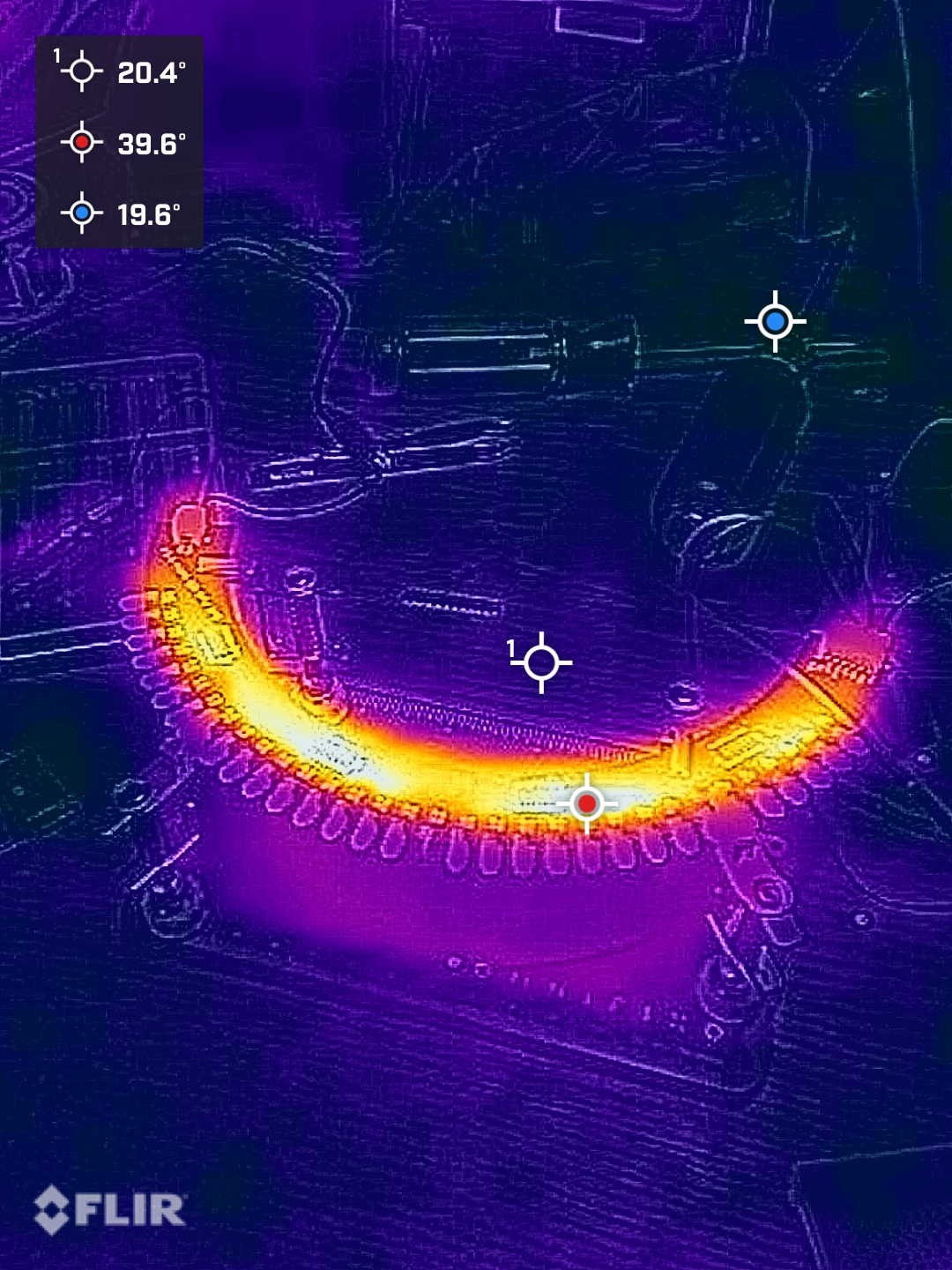 Thermal image of a board under load